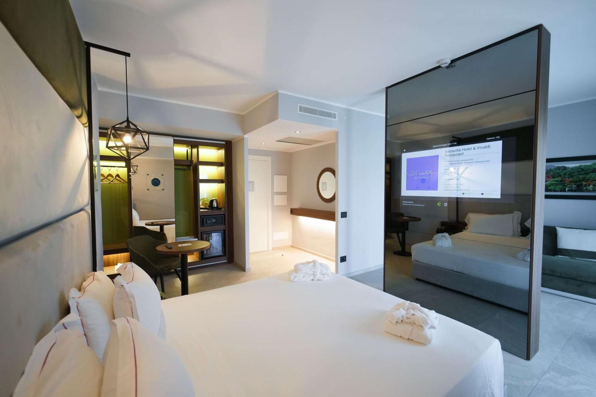 Best Western Plus Sabaudia Hotel Esterno foto